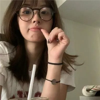 荒诞灾难喜剧《生存家族》超清在线：全球突然大停电，习惯现代生活的都市人如何硬核逃难